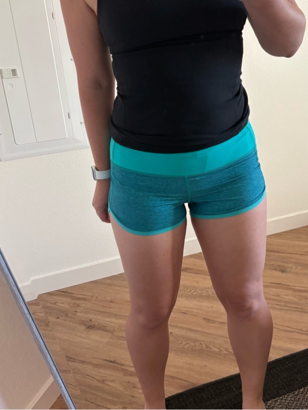 lululemon athletica Sea Mist Blue Tropics Run Speed Shorts Sz 4 women’s running